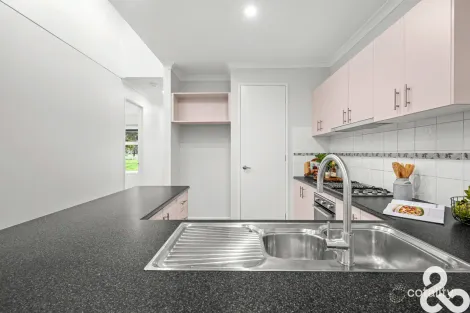 Property photo of 3 Rawlings Terrace Epping VIC 3076