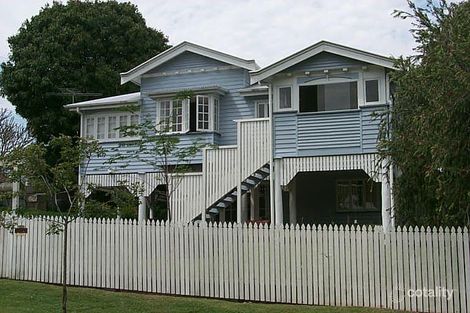 4 Albert St, Holland Park West, QLD 4121