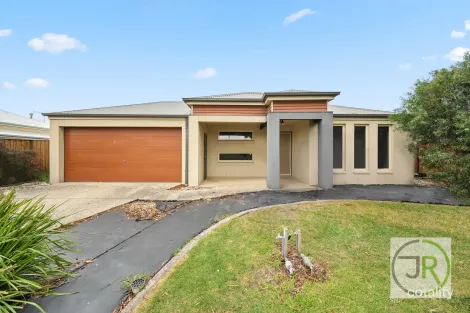 13 BEN HALL ST, CRANBOURNE EAST, VIC 3977