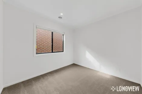 Property photo of 5 Burrawang Loop Mickleham VIC 3064