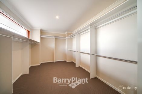 4 Black Gum Cres, Cranbourne West, VIC 3977