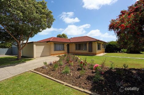 15 Warwick Gr, Morphett Vale, SA 5162