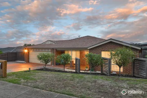 Property photo of 34 Kensington Square Drouin VIC 3818