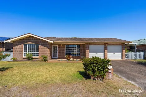 18 Flora Pde, Tuncurry, NSW 2428