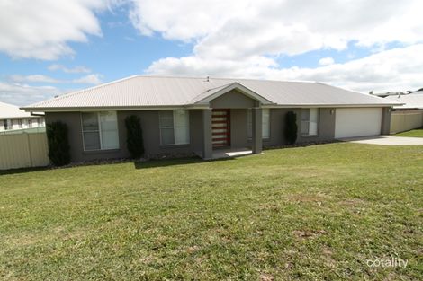 4 Vincent Cres, Kelso, NSW 2795