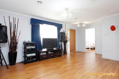 Property photo of 13 Arnica Close Hampton Park VIC 3976
