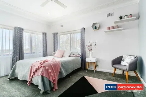 Property photo of 12 Figtree Crescent Figtree NSW 2525