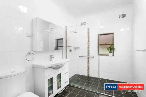 Property photo of 12 Figtree Crescent Figtree NSW 2525