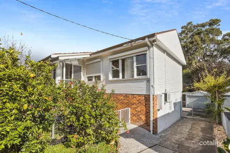 Property photo of 17 Alkera Crescent West Wollongong NSW 2500