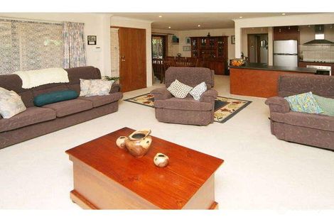 Property photo of 10 Bendale Court Mill Park VIC 3082