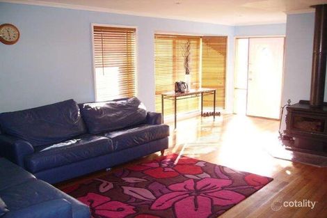 Property photo of 17 Allan Avenue South Morang VIC 3752