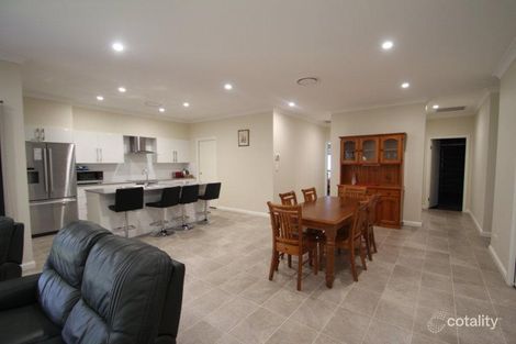 Property photo of 37 Broomfield Crescent Hunterview NSW 2330