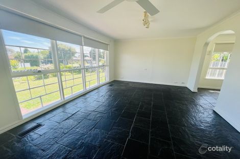 Property photo of 2 Winn Grove Lalor VIC 3075