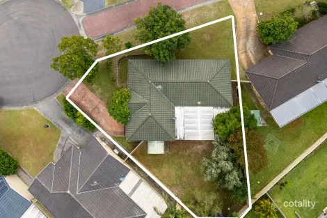 Property photo of 17 Waugh Close Blue Haven NSW 2262