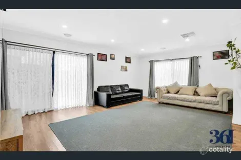 Property photo of 7 Nyman Circuit Tarneit VIC 3029