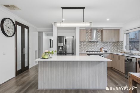 Property photo of 19 Verve Circuit Cranbourne West VIC 3977