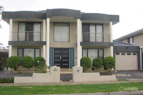 8 Parklea Ave, Cairnlea, VIC 3023