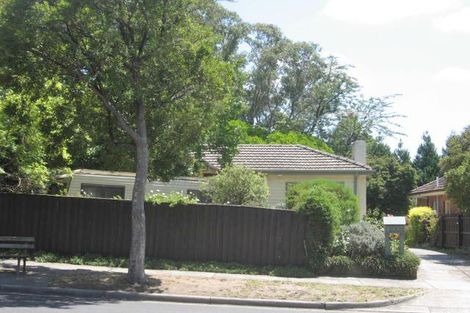 100 Surrey Rd, Blackburn North, VIC 3130