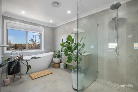 Property photo of 9 Chestnut Avenue Armidale NSW 2350
