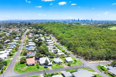 Property photo of 28 Carnelian Street Holland Park QLD 4121