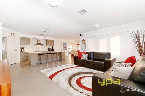 Property photo of 21 Tusmore Rise Roxburgh Park VIC 3064