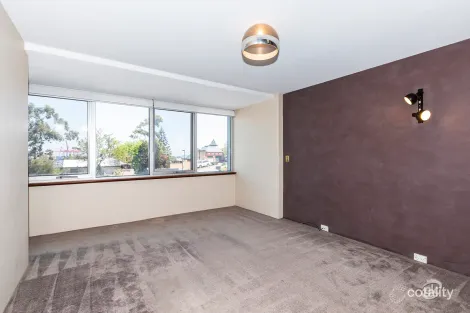 Property photo of 4/2 Angwin Street East Fremantle WA 6158
