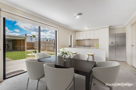 Property photo of 27 Courthouse Walk Doreen VIC 3754