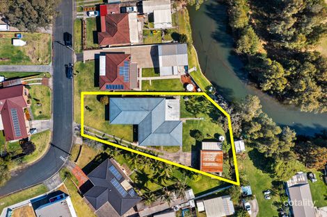 Property photo of 4 Oaks Avenue Kanahooka NSW 2530