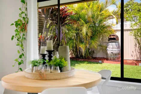 Property photo of 1/67 Broad Street Labrador QLD 4215