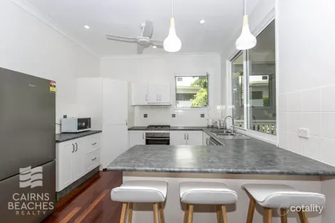 Property photo of 17 Lookout Terrace Trinity Beach QLD 4879