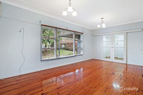 Property photo of 35 Chisholm Crescent Bradbury NSW 2560