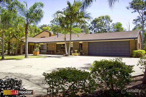 4 River Oaks Dr, Eatons Hill, QLD 4037