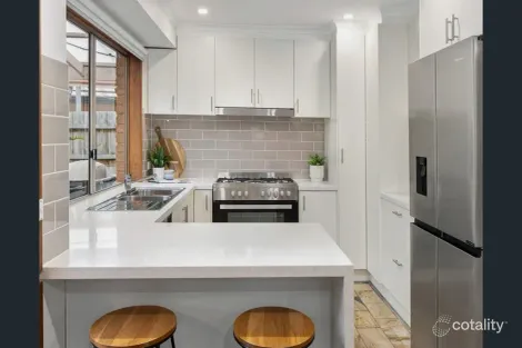 Property photo of 4 Rowellyn Avenue Carrum Downs VIC 3201