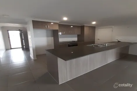 Property photo of 15 Olympic Avenue Gracemere QLD 4702