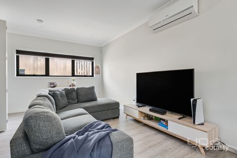 Property photo of 2/42 Pascoe Street Westmeadows VIC 3049