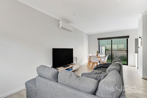 Property photo of 2/42 Pascoe Street Westmeadows VIC 3049