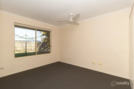 Property photo of 33 Wide Bay Drive Eli Waters QLD 4655