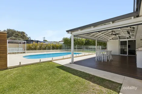33 FELSTEAD CRES, HAMERSLEY, WA 6022