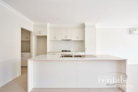Property photo of 11 Goshawk Street Narre Warren VIC 3805