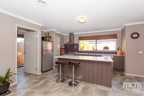 Property photo of 9 Geraldton Road Point Cook VIC 3030
