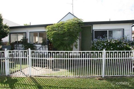 12 Lakeview Pde, Pelican, NSW 2281