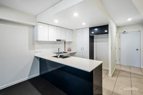 202/35 Halcyon Way, Hope Island, QLD 4212
