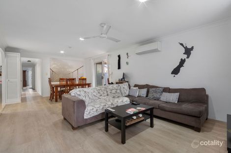 Property photo of 2/35 Kenny Drive Labrador QLD 4215
