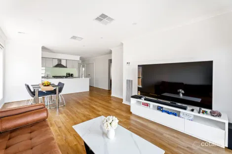 Property photo of 21 Showbridge Way Werribee VIC 3030