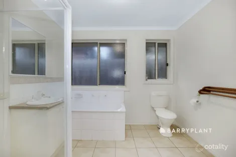 Property photo of 7 Gus Court Pakenham VIC 3810