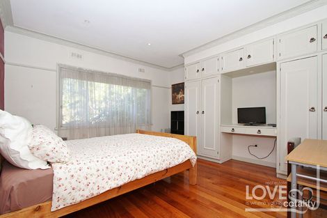 Property photo of 112 Rathcown Road Reservoir VIC 3073