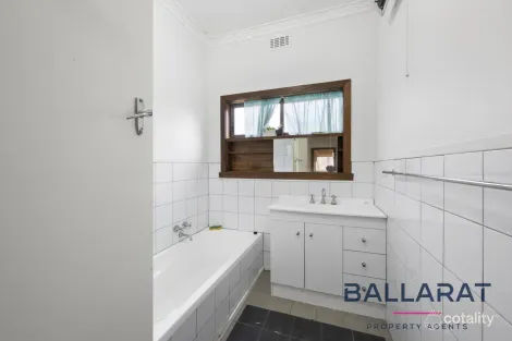 Property photo of 316 Main Road Golden Point VIC 3350