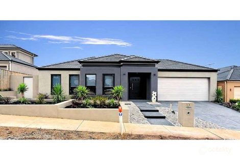 Property photo of 10 Lakewood Place Berwick VIC 3806