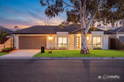 7 HAL PORTER TCE, LYNBROOK, VIC 3975