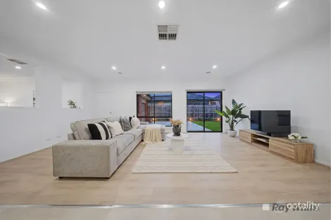Property photo of 7 Hal Porter Terrace Lynbrook VIC 3975